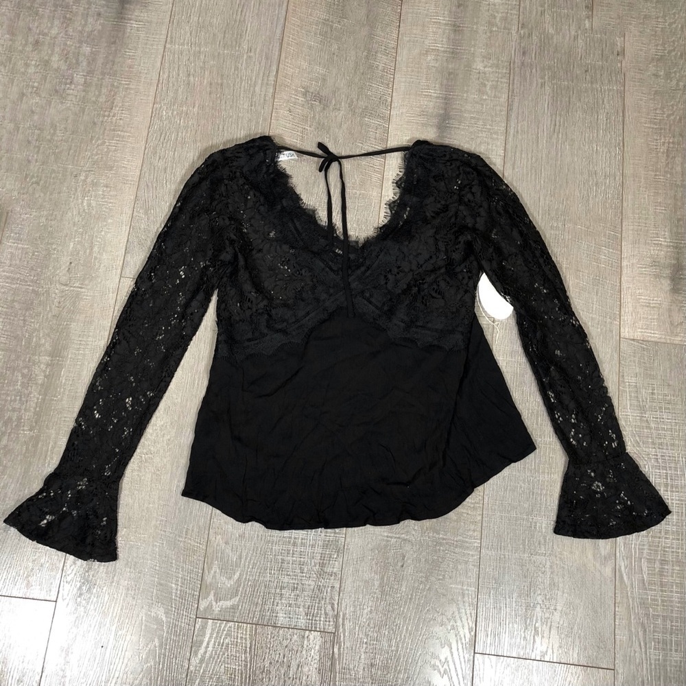 RUSH Women’s Top Lace Sleeve V-neck Blouse Size M - Picture 2 of 6